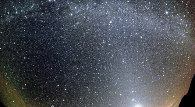 Ciências Pergunta Trivial: Que cometa foi registado pela primeira vez 240 a.C. e é vísivel a cada 74-79 anos?
