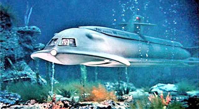 Movies & TV Trivia Question: Who played Admiral Harriman Nelson on the 1961 film "Voyage to the Bottom of the Sea"?