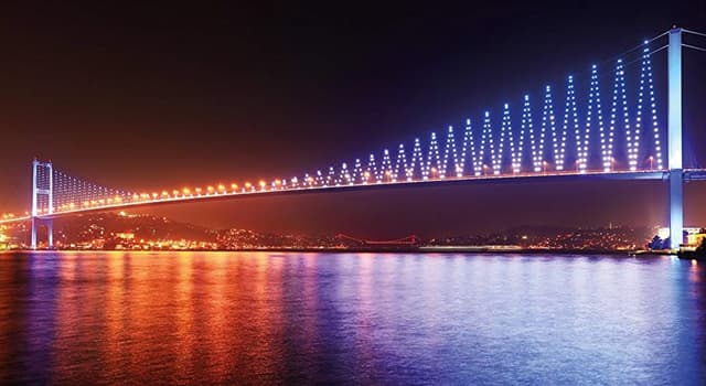 Aardrijkskunde Trivia Vraag: Welke brug in Istanbul, Turkije, verbindt Azië met Europa?