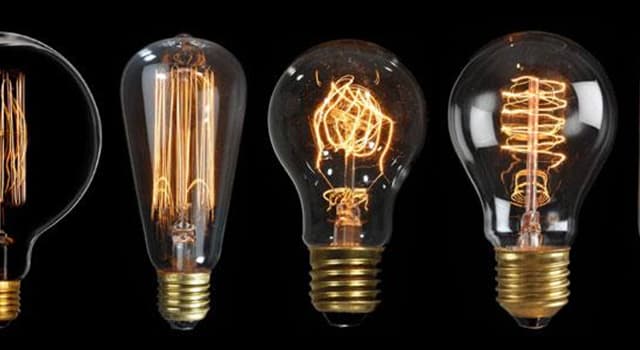 Società Domande: Chi ha prodotto la prima lampadina commerciale nel 1879?
