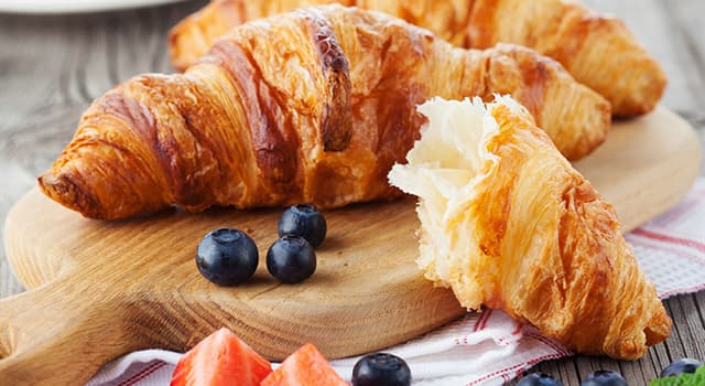 Culture Trivia Question: In French, what does the word "croissant" mean?