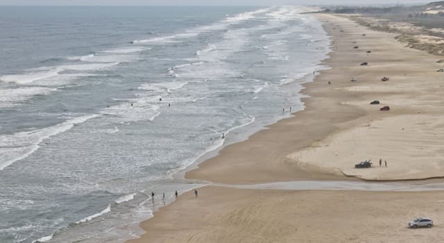Geografia Domande: In quale Paese si trova la spiaggia più lunga del mondo (oltre 240 km)?