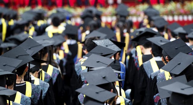 Société Question: Qui est le plus jeune diplômé universitaire ?