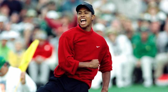 Sport Question: Qui était le caddie de Tiger Woods lorsqu'il a remporté son premier grand tournoi de golf ?