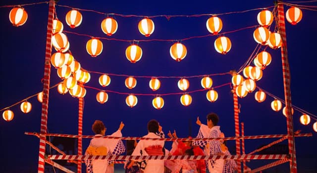 Culture Question: Comment s'appelle le festival bouddhiste honorant les esprits des ancêtres ?