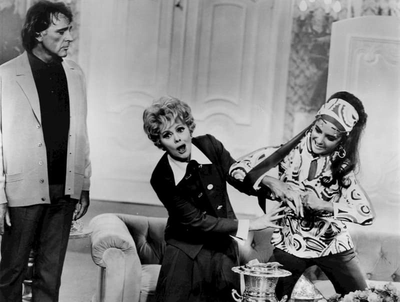 Filmy Pytanie-Ciekawostka: W jakim programie radiowym występowała Lucille Ball przed rolą w serialu telewizyjnym "Kocham Lucy"?