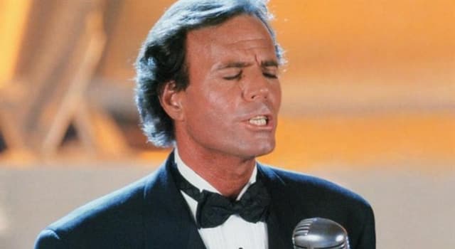 Sociedad Pregunta Trivia: ¿Qué fue Julio Iglesias antes de dedicarse a la música?