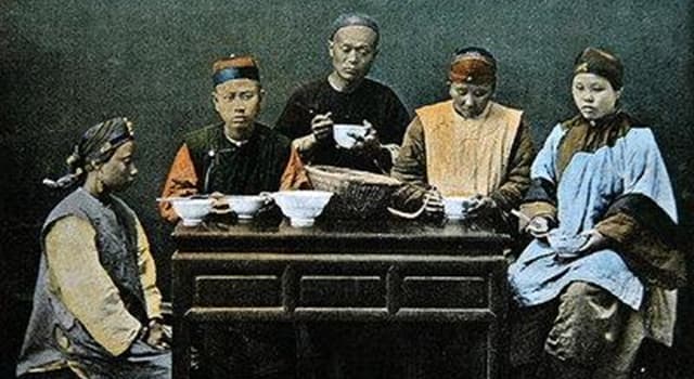 歷史記錄 小問題：直到1911年，中國男性必須穿什麼作為服從的象徵？