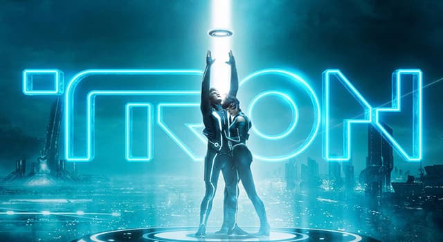 影視 小問題：1982年的電影《電子世界爭霸戰》（Tron）中的角色凱文·弗林（Kevin Flynn）是由誰飾演的？