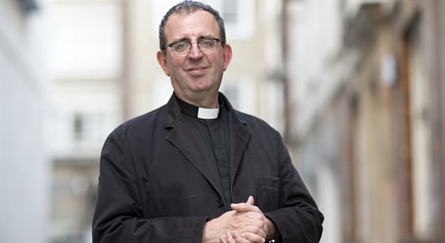 Culture Trivia Question: Before he became a priest and broadcaster, Reverend Richard Coles was a member of which band?