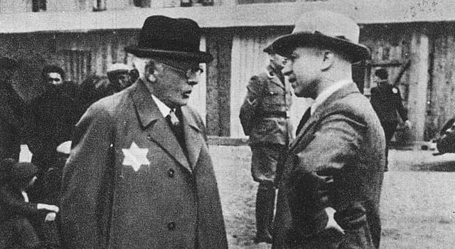 Histoire Question: Chef juif responsable du Ghetto de Łódź en Pologne occupée par les nazis pendant la WW2 ?