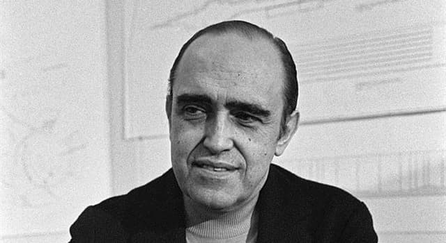 Società Domande: Chi è Oscar Niemeyer?