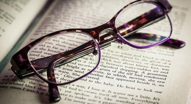 Scienza Domande: Chi ha inventato gli occhiali bifocali?