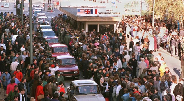 Géographie Question: Dans quelle ville se trouvait Checkpoint Charlie ?