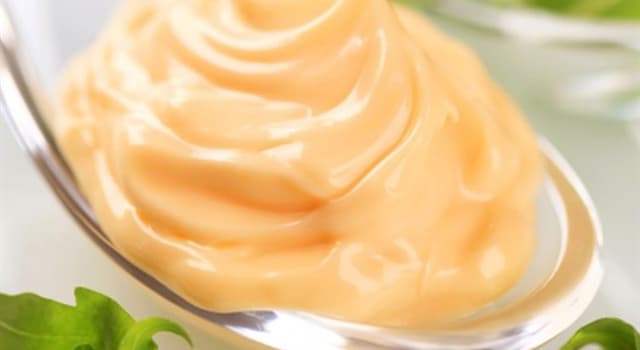 Culture Question: De quoi la mayonnaise N'EST PAS faite ?