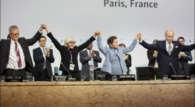 Società Domande: Di quale problema globale tratta l'Accordo di Parigi del 2016?
