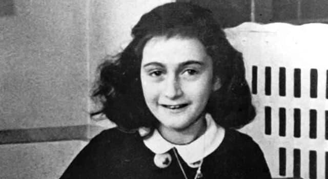 Cronologia Domande: Dove si trasferirono Anna Frank e la sua famiglia per scappare dalla Germania Nazista?