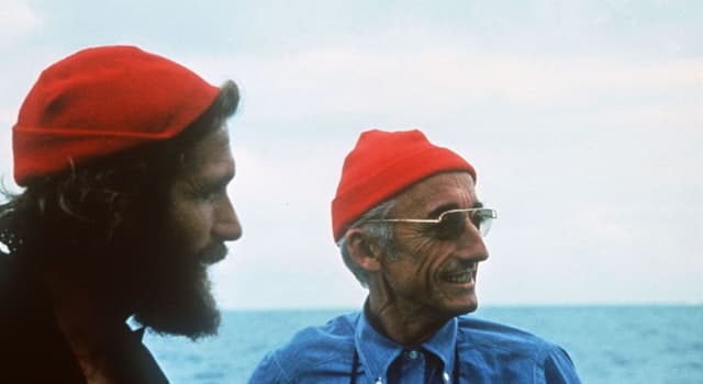 Science Question: Jacques Cousteau est connu pour sa co-invention de quoi ?