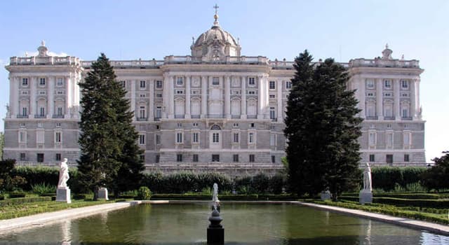 Société Question: Le Palais de la Zarzuela est la résidence officielle du monarque de quel pays  ?