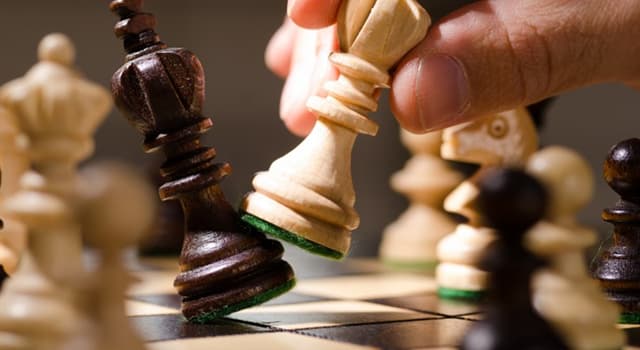 Cultura Domande: Quale pezzo degli scacchi ha il valore teorico più basso?