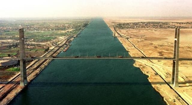 Geografia Domande: Quali continenti separa il canale di Suez?