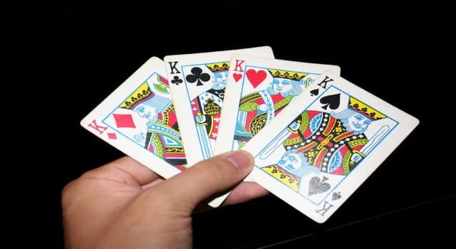 Sociedad Pregunta Trivia: ¿Qué carta también es conocida como el "Rey Suicida"?