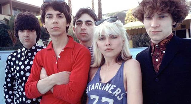 Histoire Question: Qui était le chanteur principal du groupe rock "Blondie" ?
