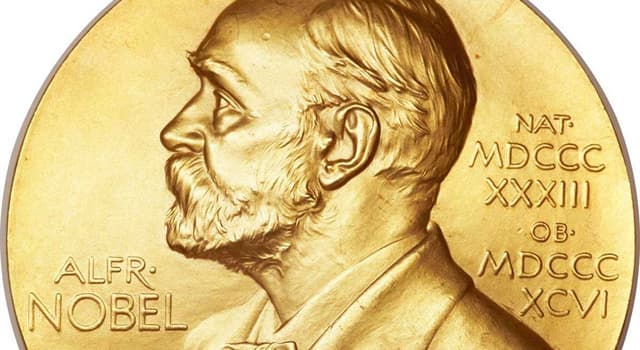 Histoire Question: Qui s'est vu retirer sa nomination pour le prix Nobel de la Paix en février 1939  ?