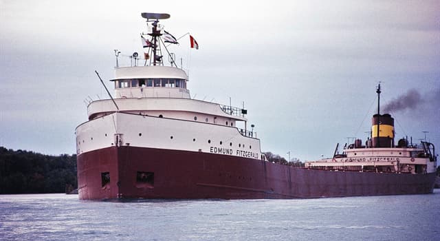 歷史記錄 小問題：埃德蒙·菲茨杰拉德號（SS Edmund Fitzgerald）於1975年沈入哪個大湖？