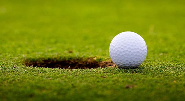 Sport Trivia Vraag: Wat is de minimale diepte van een hole op een professionele golfbaan?