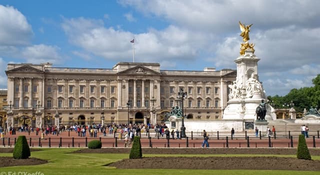 Gesellschaft Wissensfrage: Wie hieß ein Eindringling des Buckingham Palace im Zentrum Londons 1982?