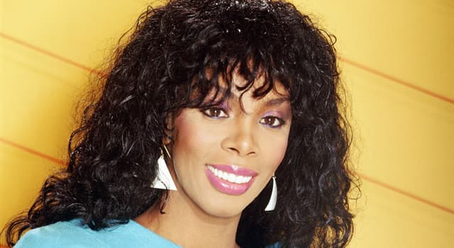 Sociedad Pregunta Trivia: ¿Cuál es el nombre de la cantante de ¨Música Disco¨ según la imagen?