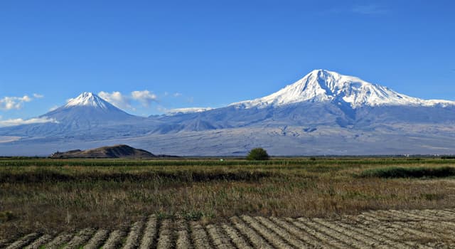 Géographie Question: Dans quel pays moderne se trouve le Mont Ararat, où l'Arche de Noé s'est arrêtée ?