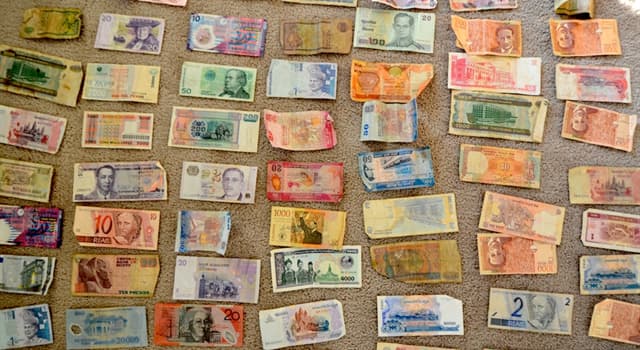 地理 小問題：以下哪個國家不使用“dollar（某元）”這種貨幣?