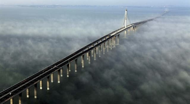 Géographie Question: En 2018, dans quel pays se trouve le plus long pont du monde ?