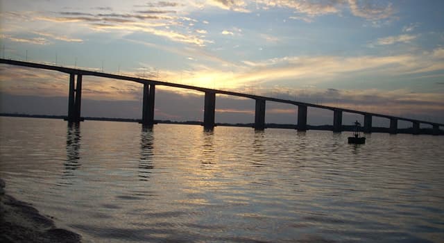 Sociedad Pregunta Trivia: ¿En qué fecha se inauguró el puente "Libertador Gral. San Martín" que conecta Argentina con Uruguay?