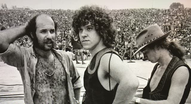 Histoire Question: Environ combien de personnes ont assisté au festival de Woodstock entre le 15 et le 18 août 1969 ?
