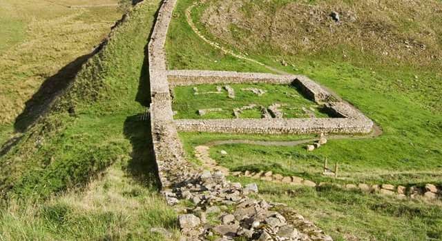 Geschiedenis Trivia Vraag: In welk land staan er nog steeds delen van de Muur van Hadrianus?