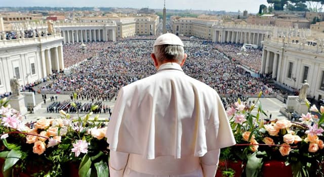 Culture Question: Qu'est-ce qui symbolise l'élection d'un nouveau Pape ?