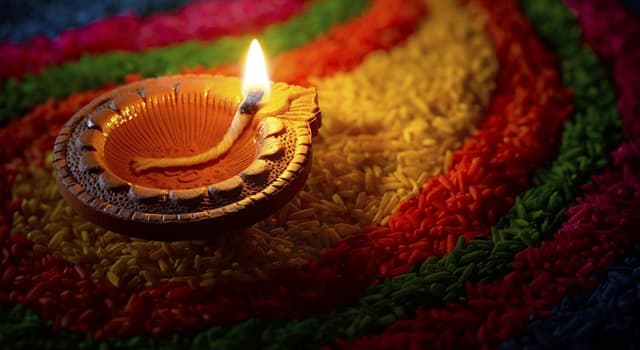 Cultura Domande: Qual è il nome del festival indù che celebra il compleanno di Dio Rama?