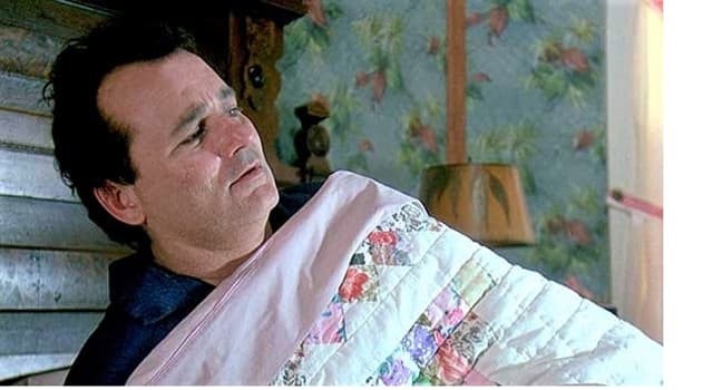 Cinema & TV Domande: Quale canzone suona ogni volta che suona la sveglia di Bill Murray nel film "Ricomincio da capo"?