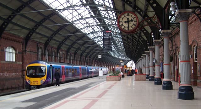 Società Domande: Quale stazione ferroviaria ha il maggior numero di piattaforme al mondo in termini di capacità?