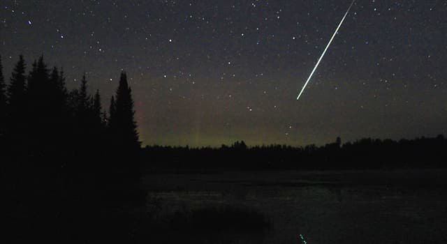 Science Question: Quel terme décrit un météore qui est plus brillant que n'importe laquelle des planètes ?