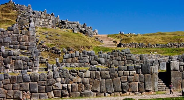 地理 小問題：薩克塞瓦曼（Sacsayhuamán）堡壘位於哪個國家？