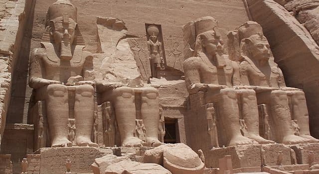 Geschiedenis Trivia Vraag: Waarom werd in de jaren 60 de Egyptische Aboe Simbel tempel verplaatst?