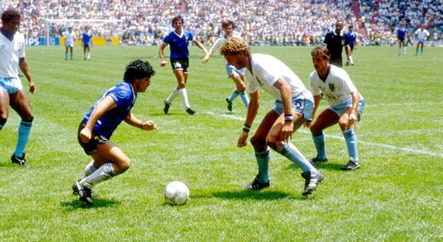 Sport Trivia Vraag: Wat was de eerste Europese voetbalclub waar Diego Maradona voor speelde?