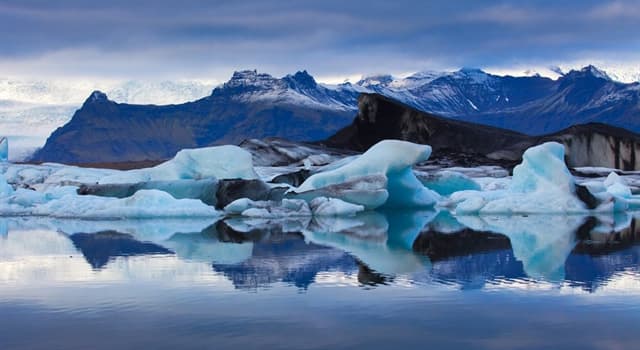 Aardrijkskunde Trivia Vraag: Welk land herbergt qua volume de grootste gletsjer van Europa?