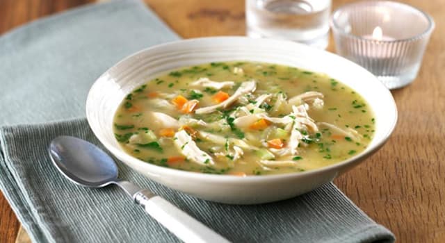 Kultur Wissensfrage: Wie heißt eine große runde oder ovale Schüssel für Suppe mit Deckel?
