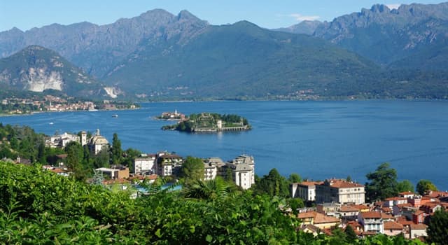 Aardrijkskunde Trivia Vraag: Aan welke bergketen grenst de Lago Maggiore?