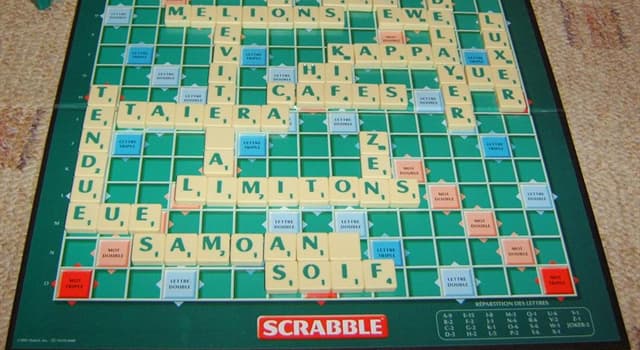 文化 小問題：Scrabble拼字遊戲中有多少個字母塊？